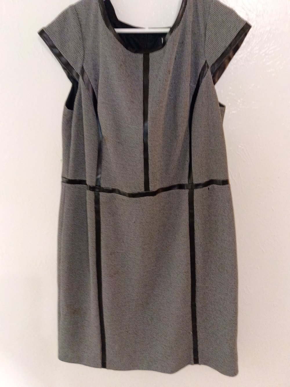 R&K Gray Mini Sheath Dress with Black Trim